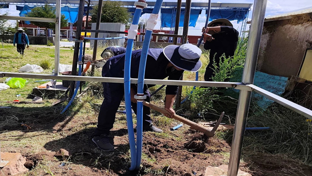 Más agua y  biohuertos en las escuelas rurales de Puno.